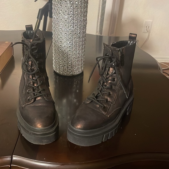 Pair of boots guess beautiful brown color - Picture 3 of 3